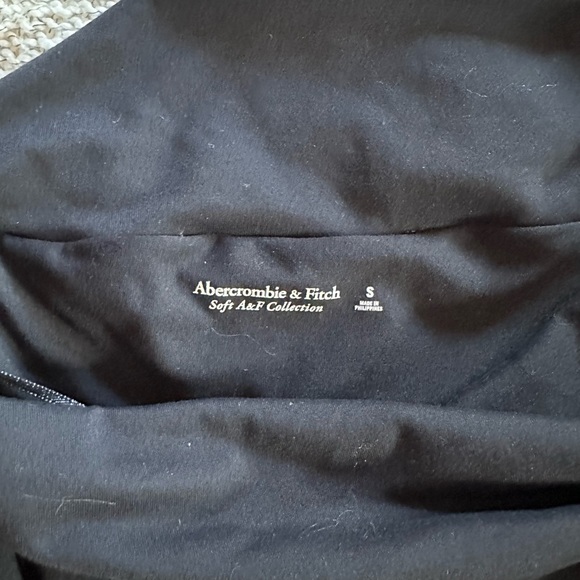 Abercrombie asymmetric off side shoulder top - Picture 3 of 3